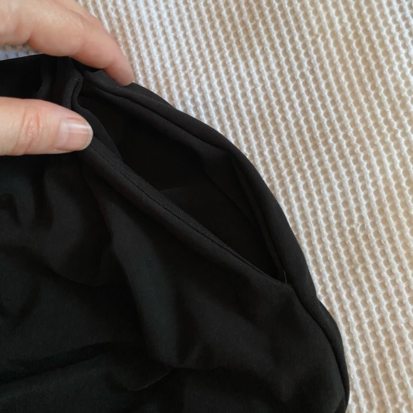 Jones New York stretchy jersey tie belt balloon sleeve black dress. - Picture 8 of 12